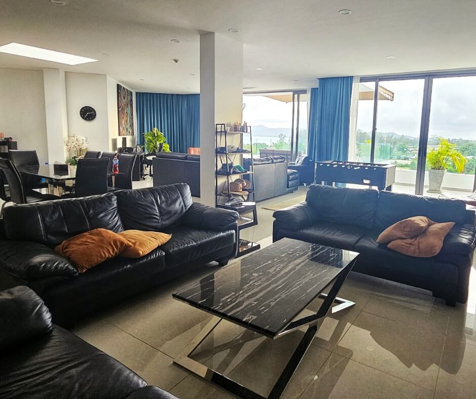 TV area of living toom